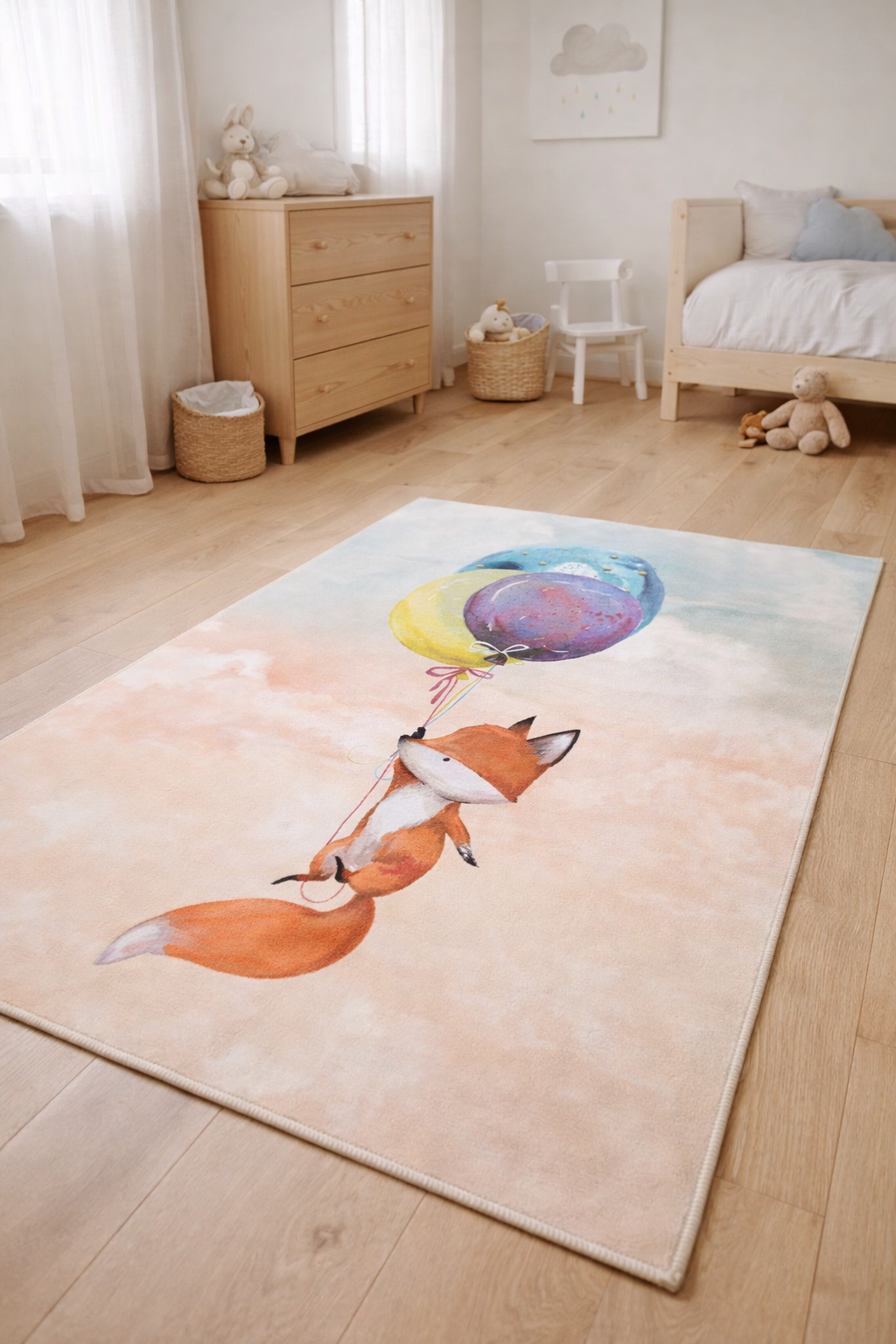 Нежен детски килим в пастелни цветове - ЛИСИЧКА С БАЛОНИ