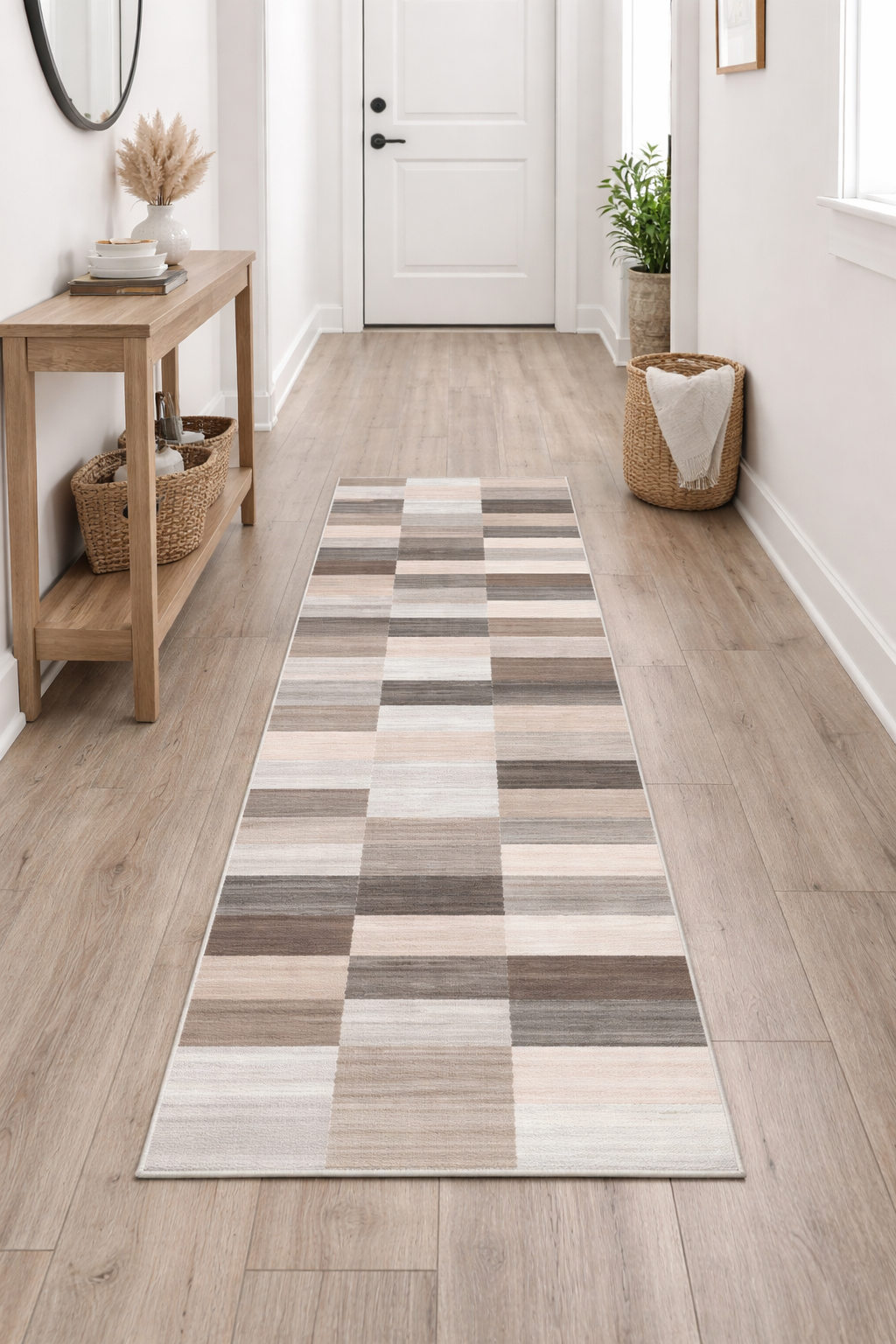 Пътека с модерен десен в бежово, кафяво и сиво