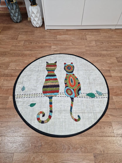 Килим в кръгла форма - КОТКИ