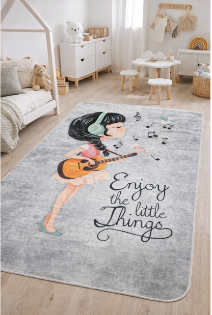 Детски килим с момиче и китара Enjoy the Little Things – сив килим за детска стая
